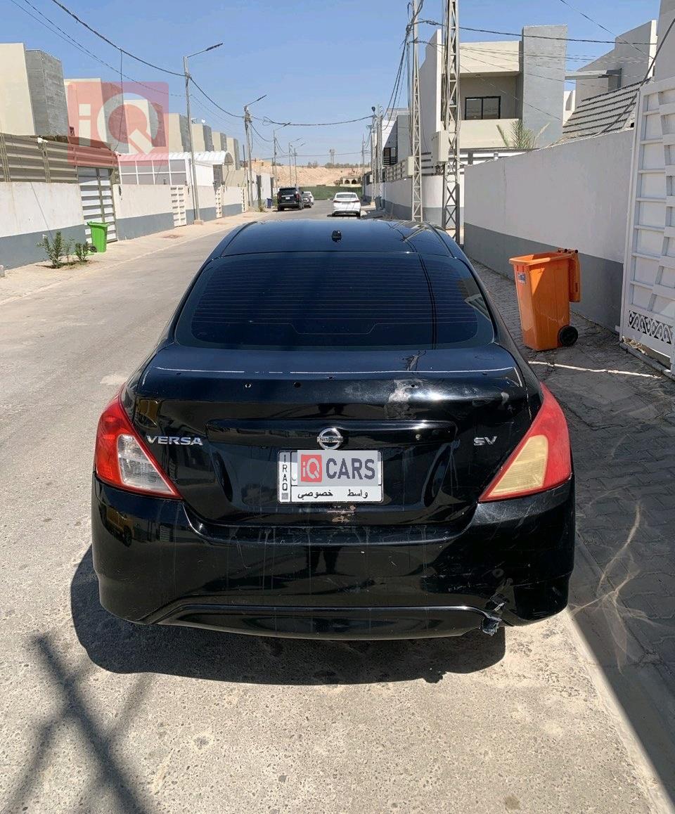 نيسان فيرسا